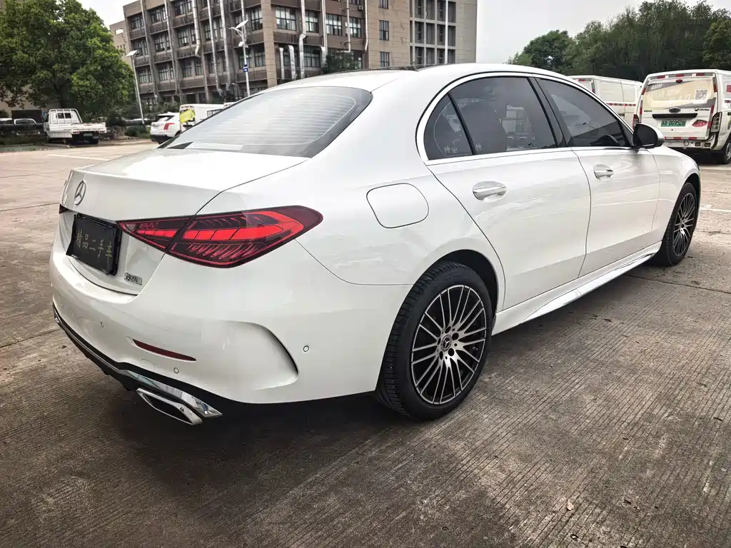 Mercedes-Benz C-Class 2025 — фото 13