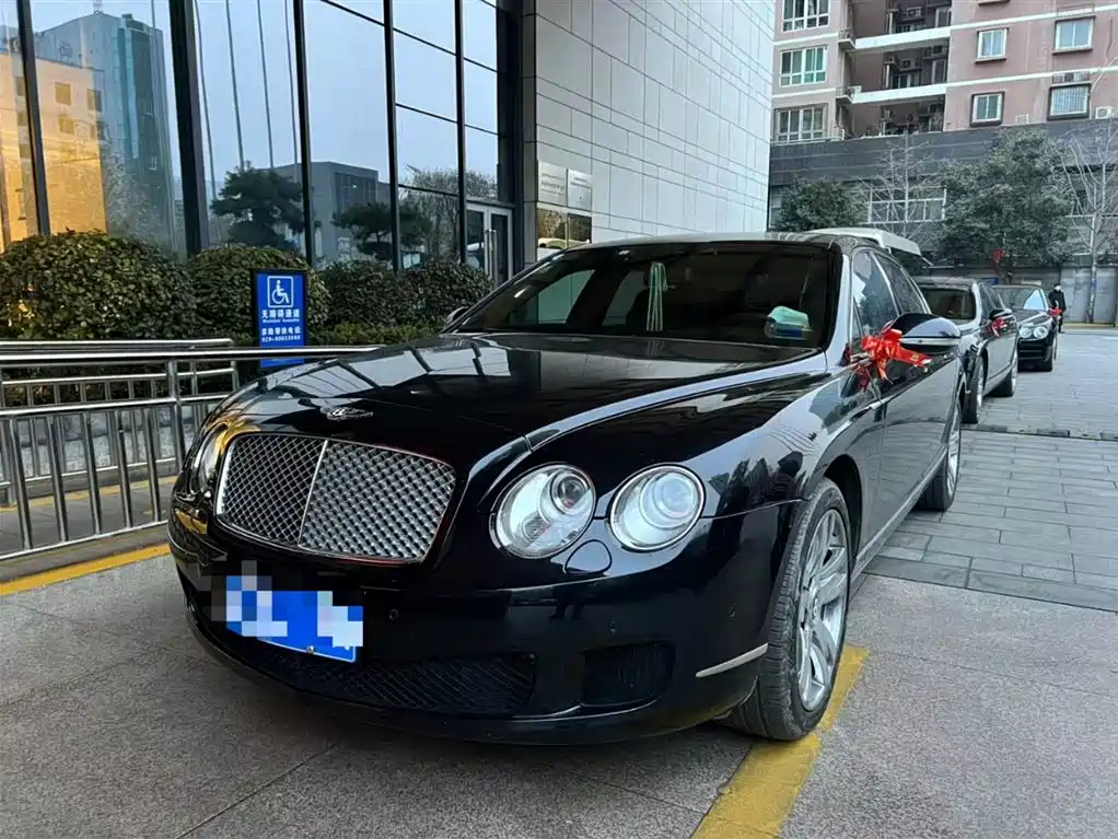 Bentley Flying Spur 2013 — фото 1