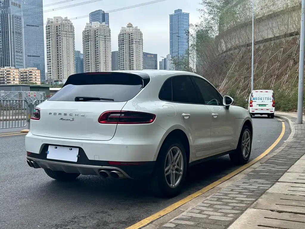 Porsche Macan 2016 — фото 10