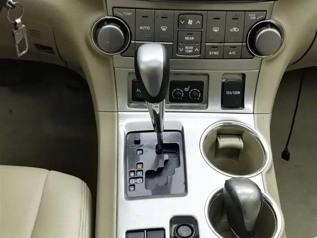 Toyota Highlander 2014 — фото 13
