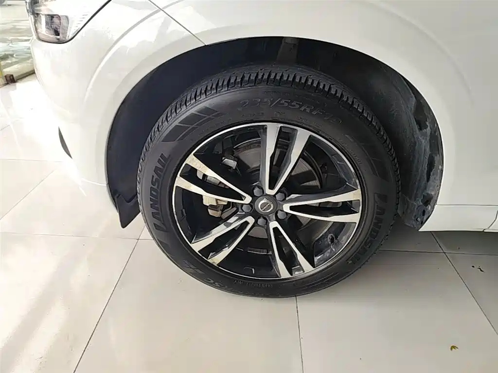 Volvo XC60 2018 — фото 23
