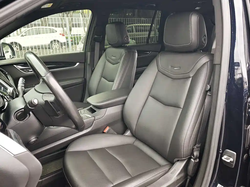Cadillac XT6 2021 — фото 10