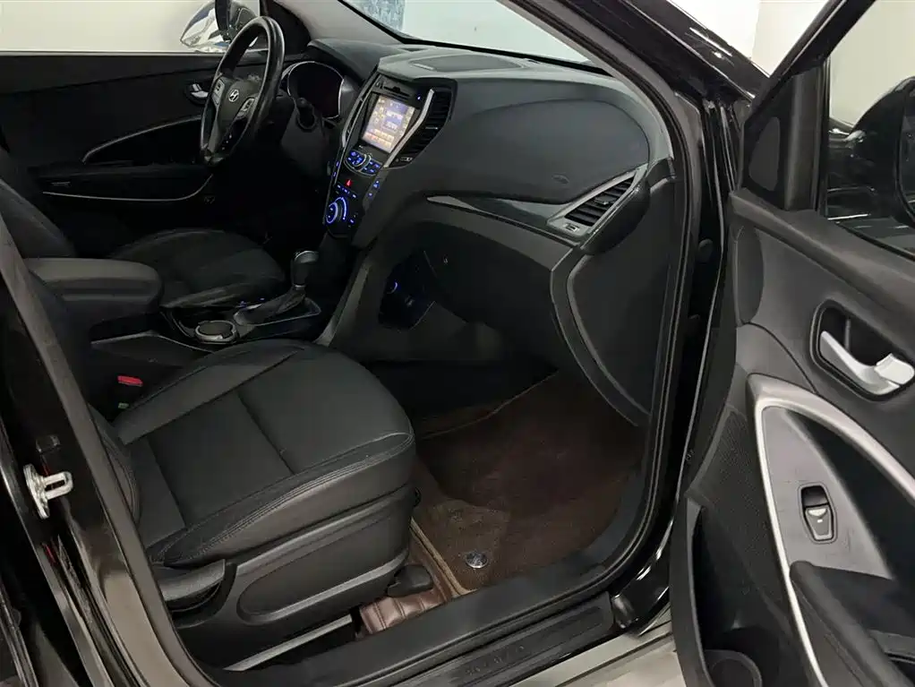Hyundai Santa Fe 2015 — фото 19