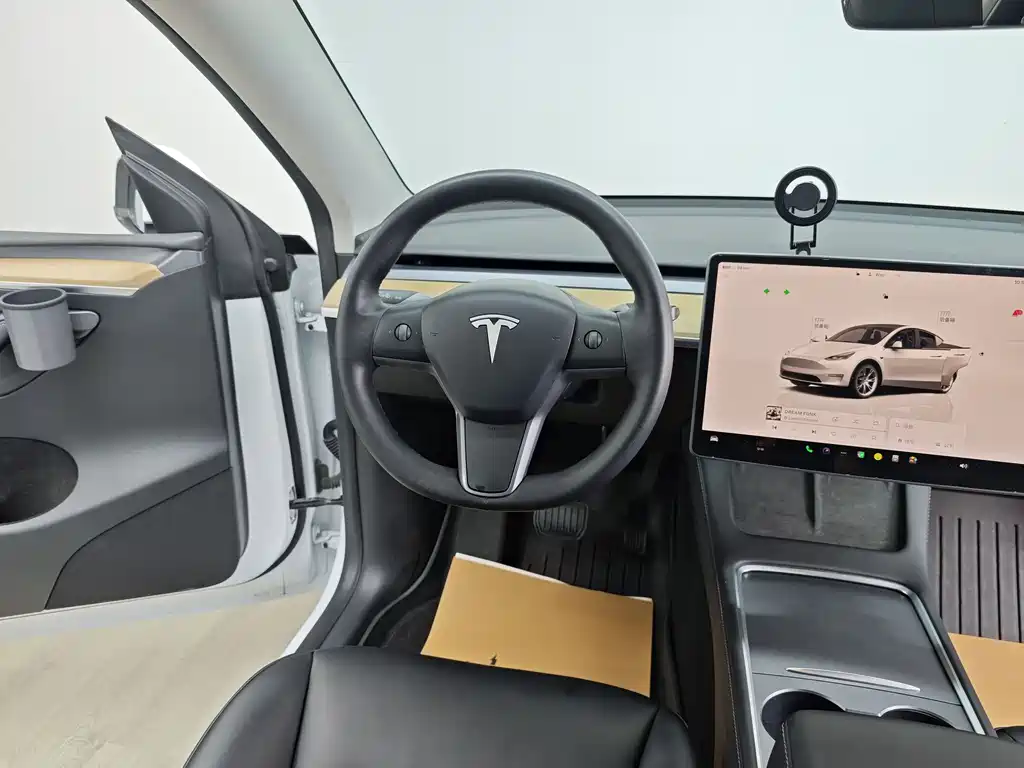 Tesla Model Y 2022 — фото 14
