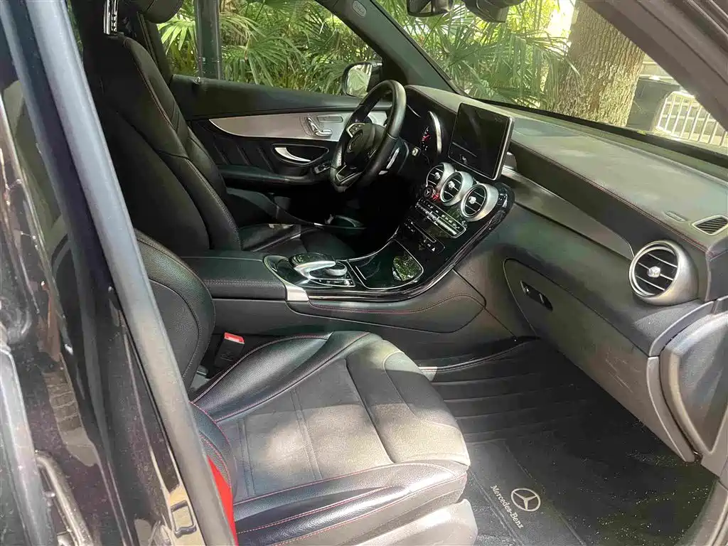 Mercedes-Benz GLC AMG 2018 — фото 5