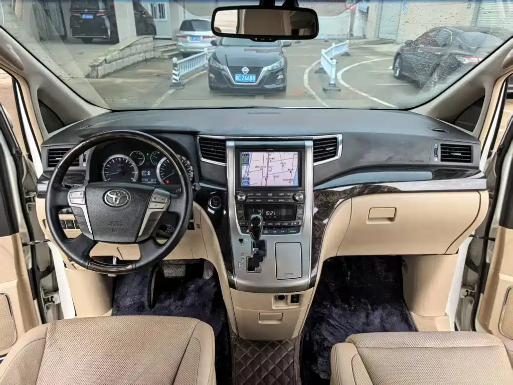 Toyota Alphard 2012 — фото 10