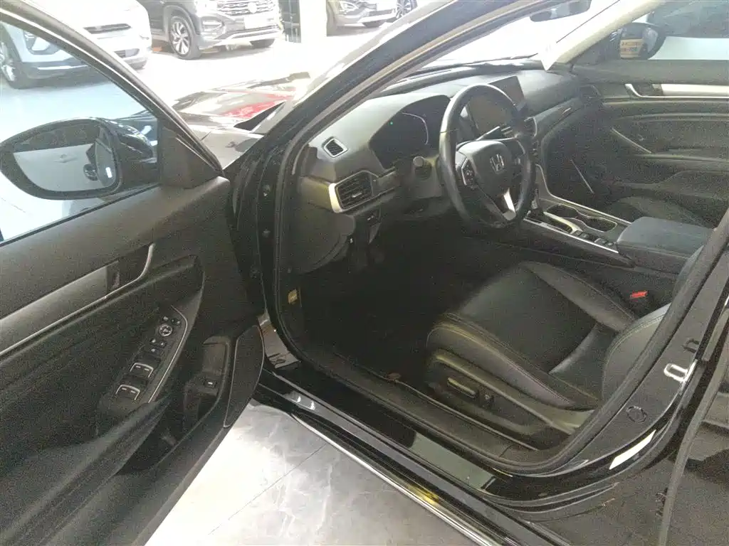 Honda Accord 2022 — фото 16