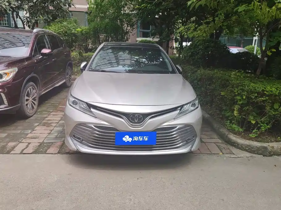Toyota Camry 2020 — фото 2