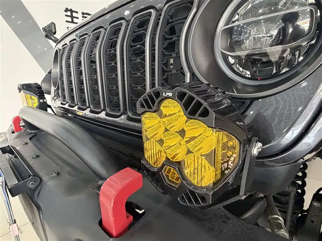Jeep Wrangler 2021 — фото 13