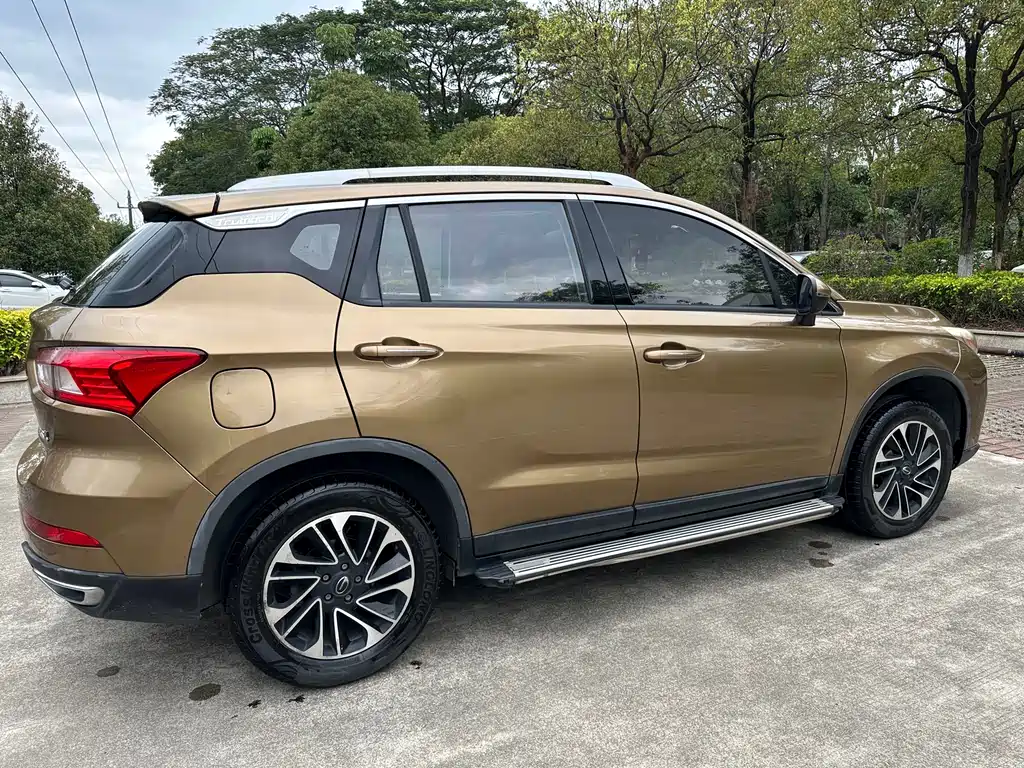 GAC Motor Trumpchi GS4 2017 — фото 16