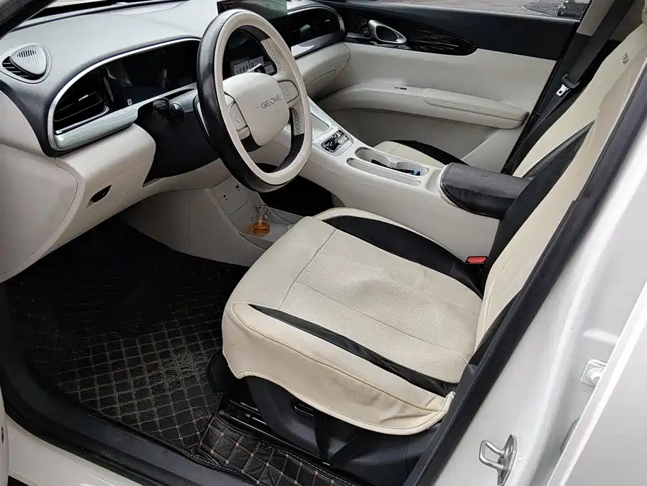 Geely Galaxy Starwish 2025 — фото 9