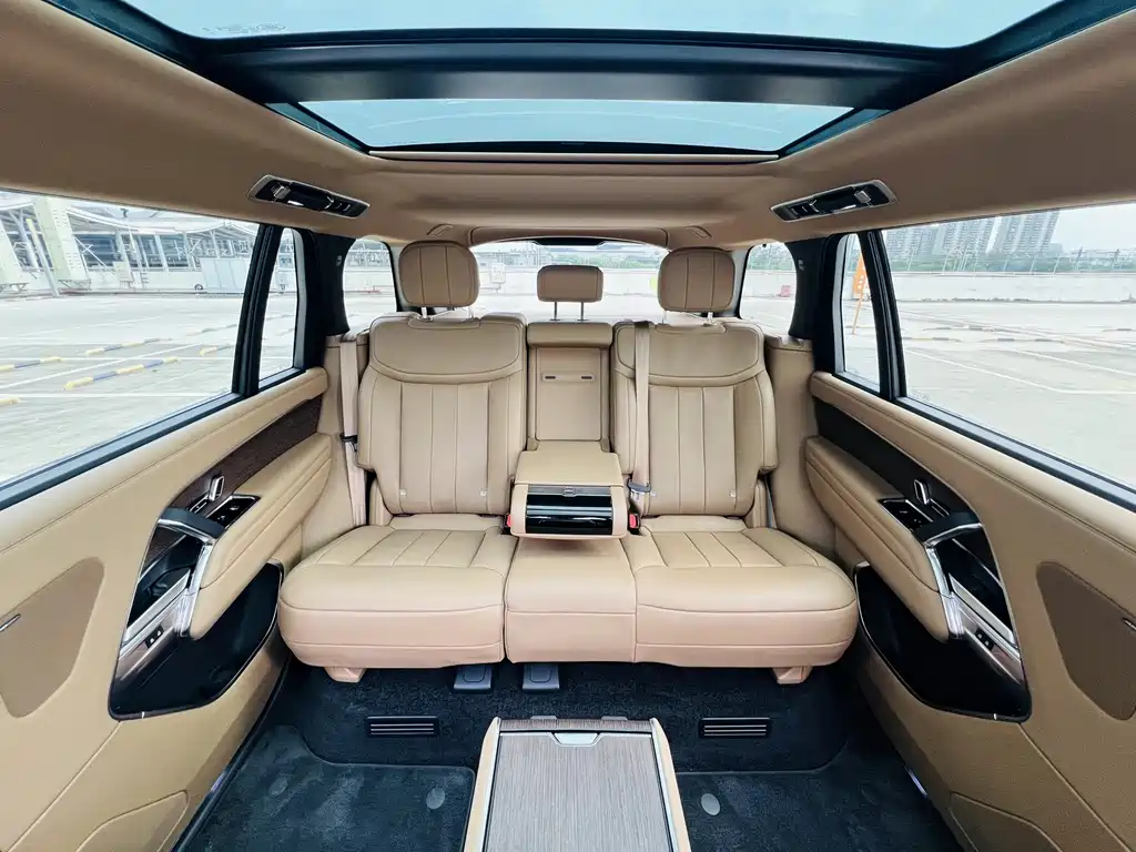 Land Rover Range Rover 2024 — фото 10