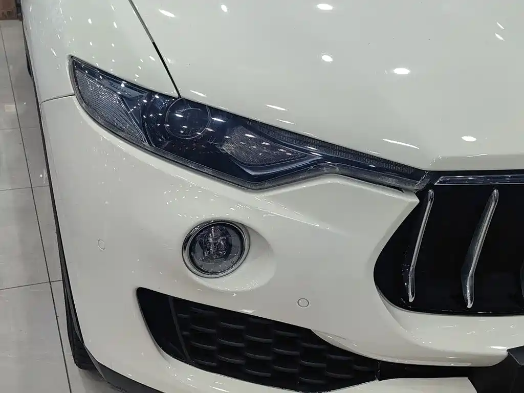 Maserati Levante 2019 — фото 12