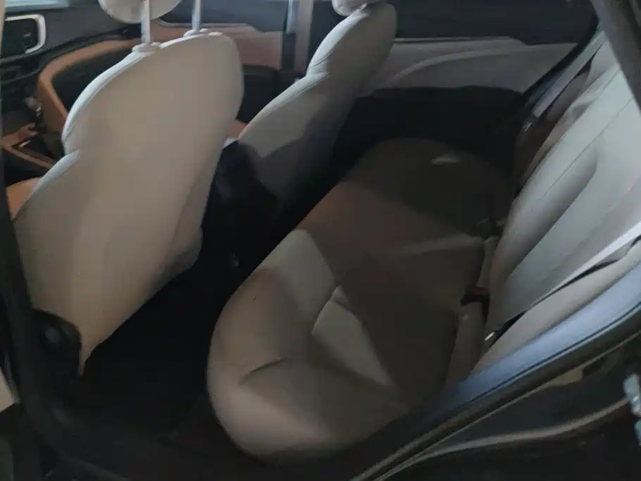Buick Excelle 2017 — фото 11