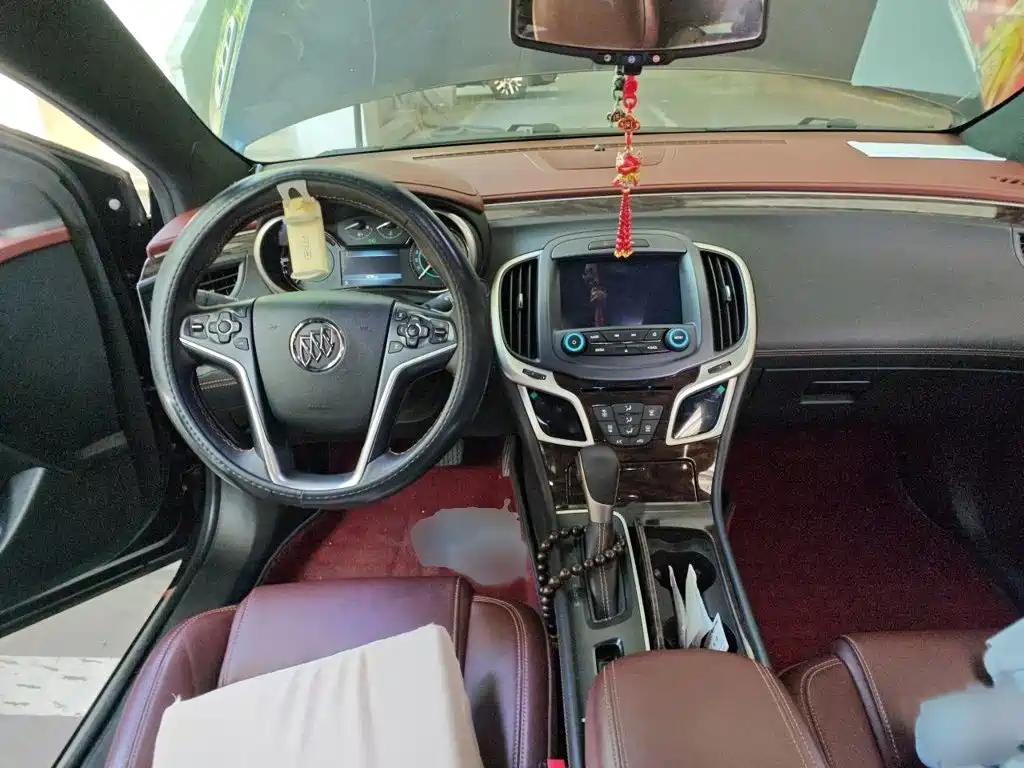 Buick LaCrosse 2017 — фото 13