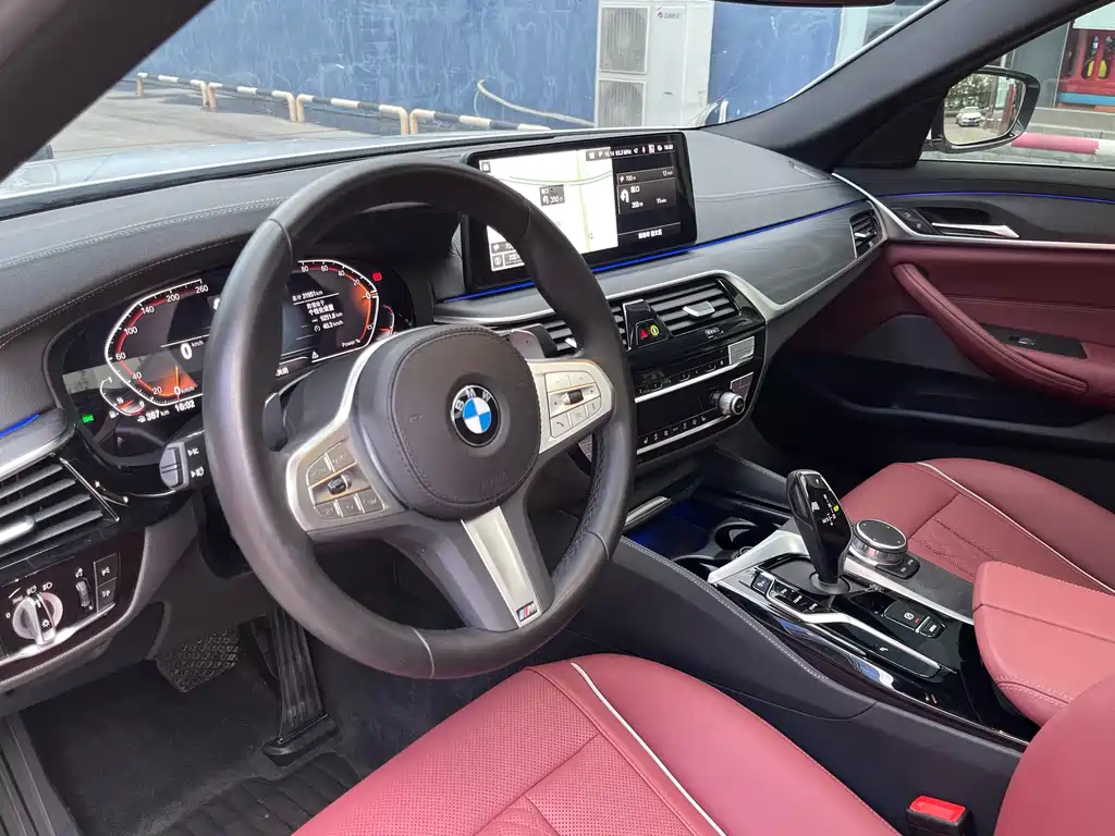 BMW 5 Series 2023 — фото 13