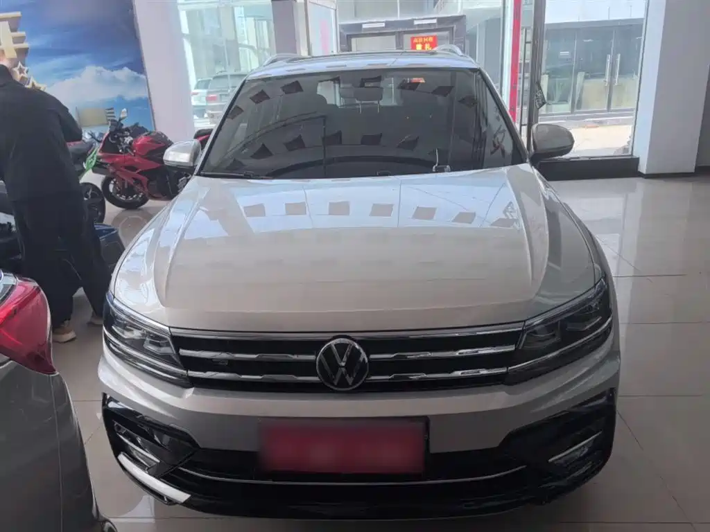 Volkswagen Tiguan L 2021 — фото 3