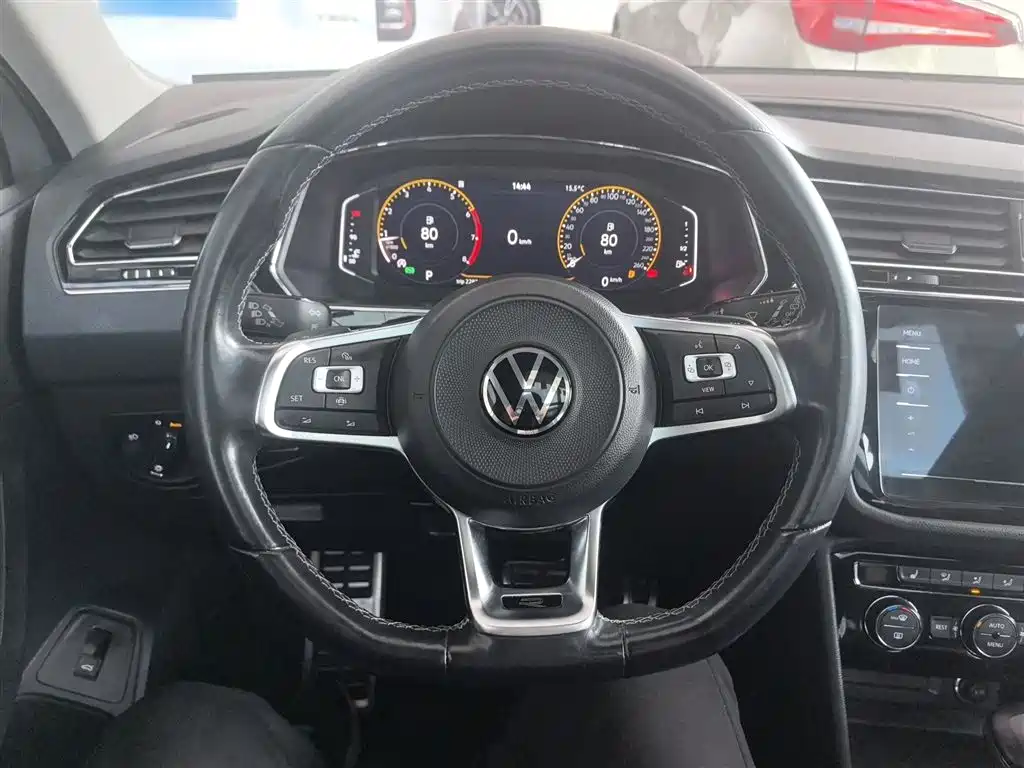 Volkswagen Tiguan L 2021 — фото 11