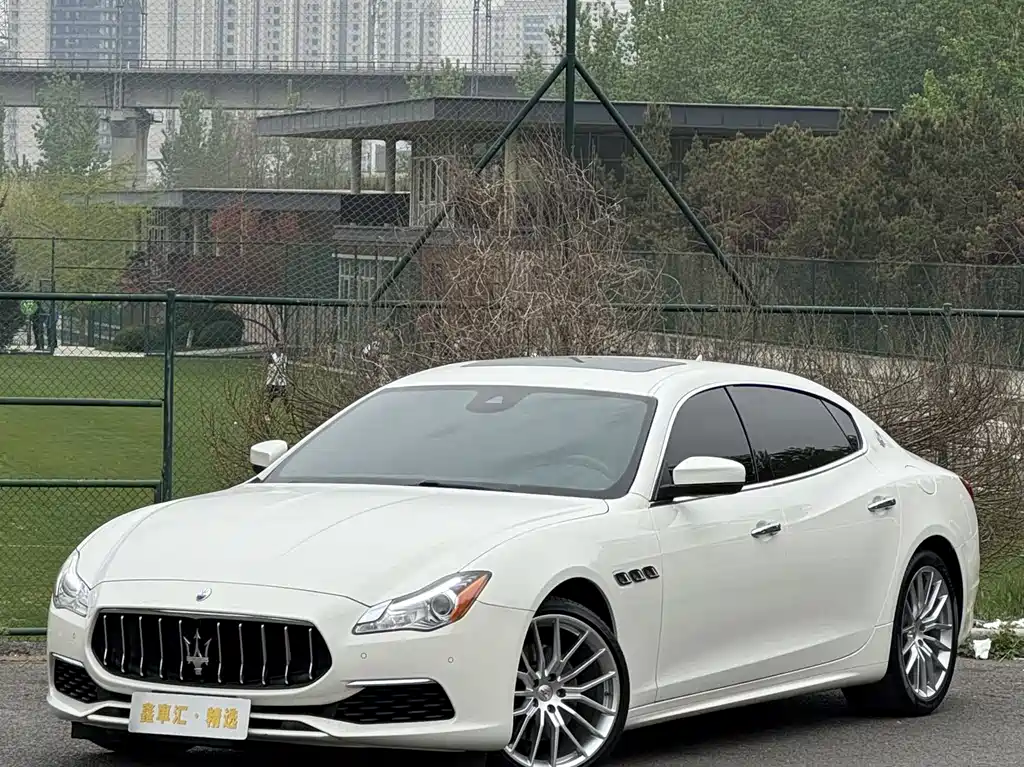 Maserati Quattroporte 2017 — фото 1