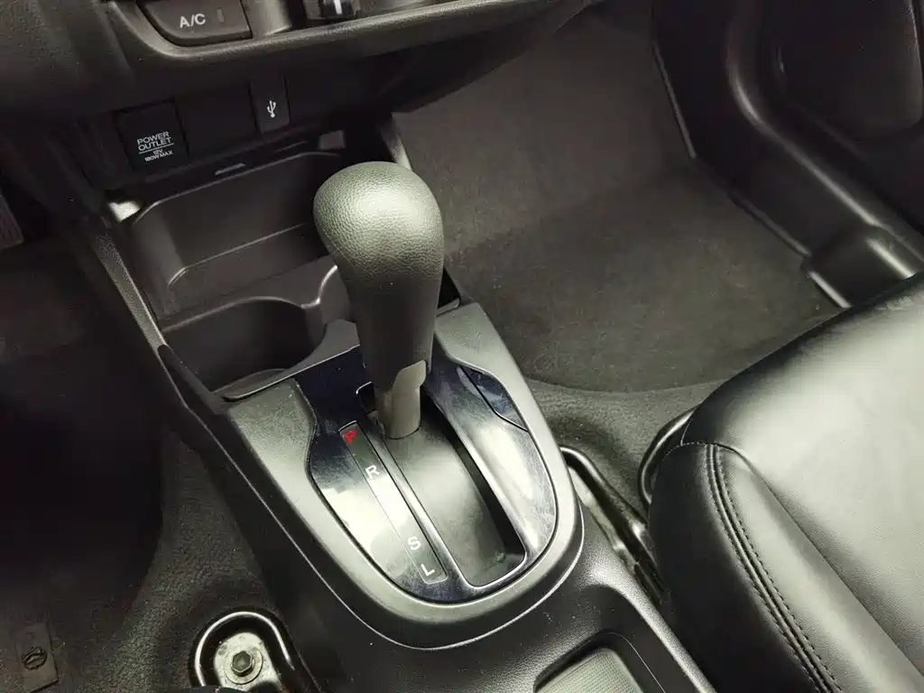 Honda Fit 2018 — фото 13