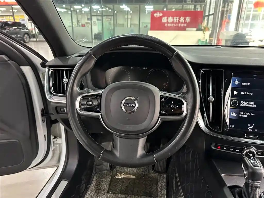 Volvo S60 2020 — фото 10