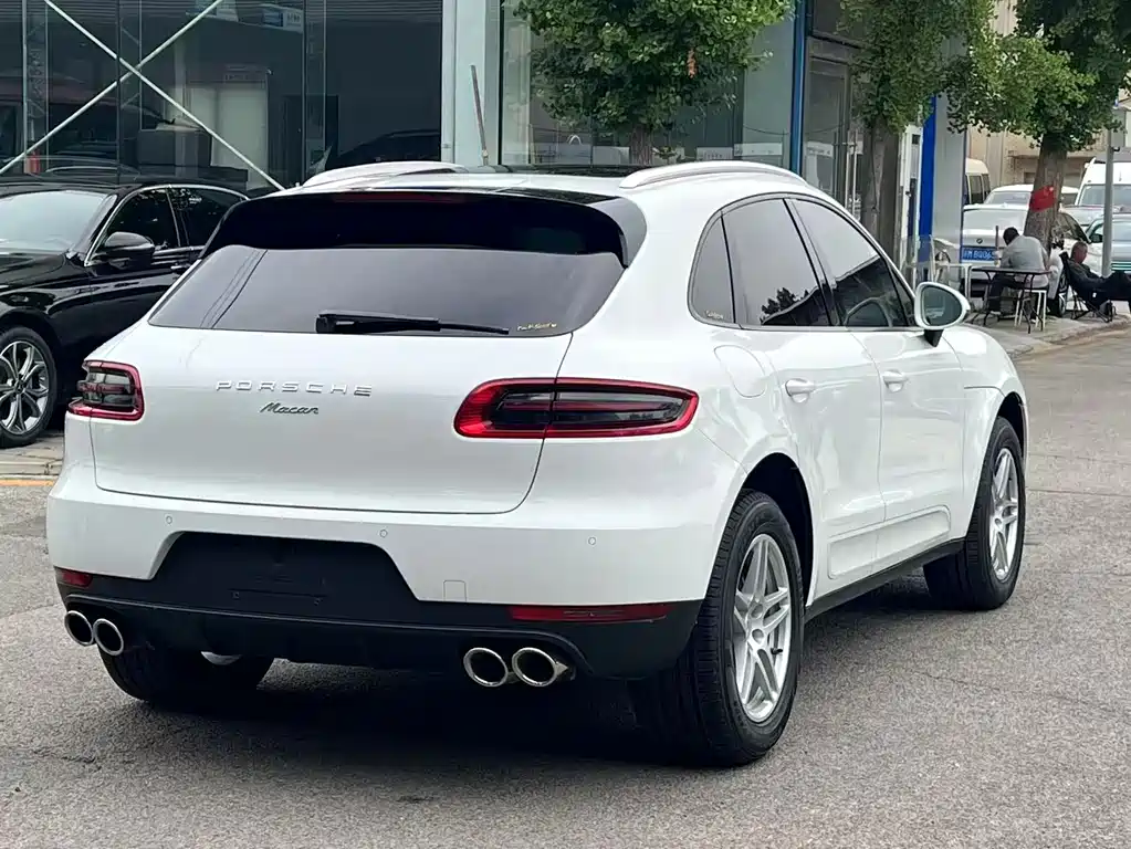 Porsche Macan 2018 — фото 28