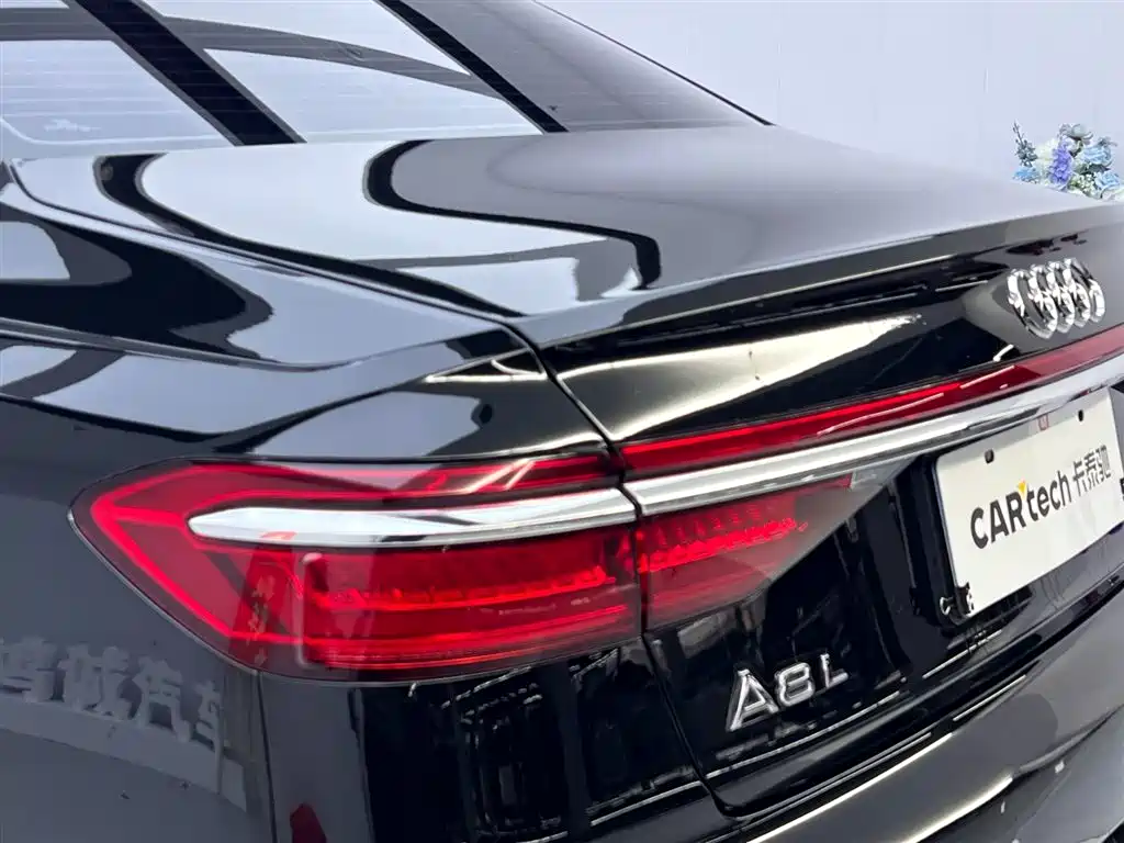 Audi A8 2019 — фото 10