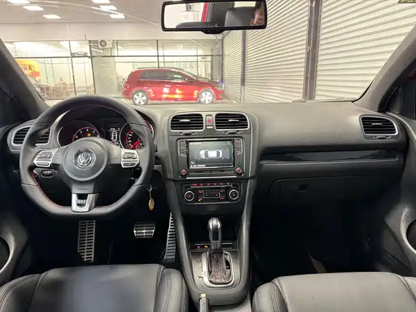 Volkswagen Golf GTI 2011