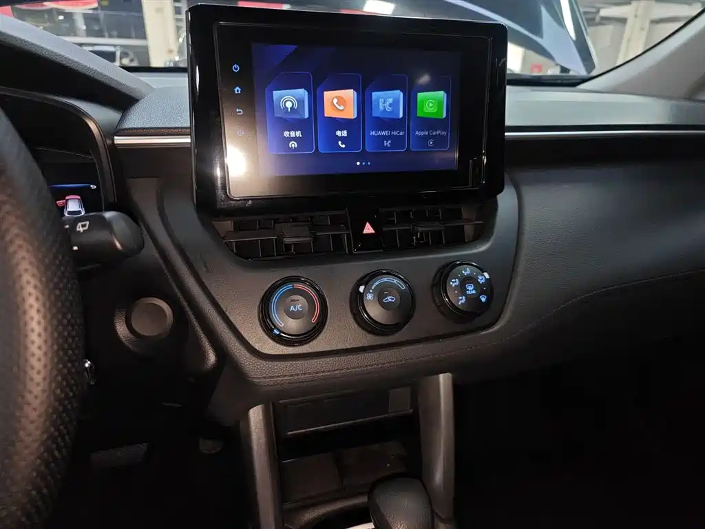 Toyota Corolla Cross 2022 — фото 13