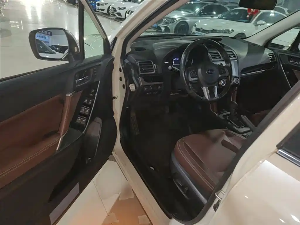 Subaru Forester 2017 — фото 16