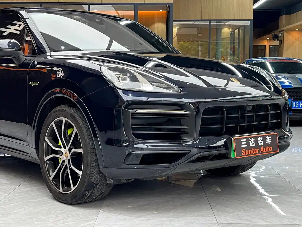 Porsche Cayenne Hybrid 2022 — фото 7