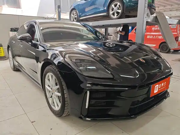 Porsche Panamera 2024