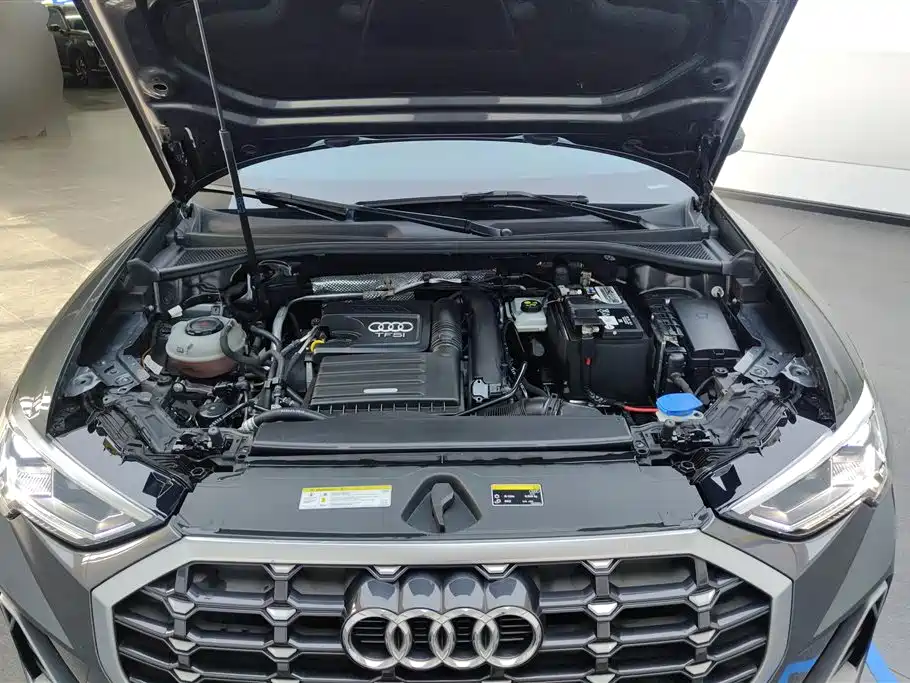 Audi Q3 2021 — фото 10