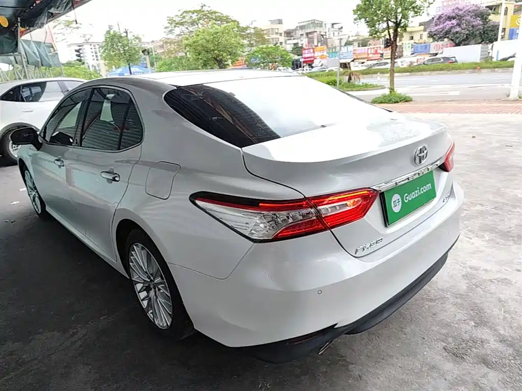 Toyota Camry 2020 — фото 5