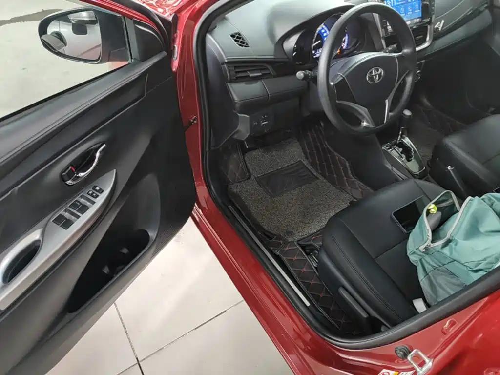 Toyota Yaris L 2017 — фото 16