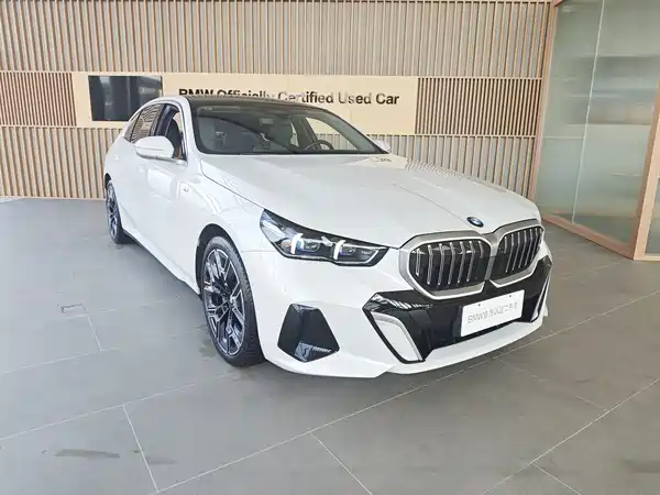 BMW 5 Series 2025