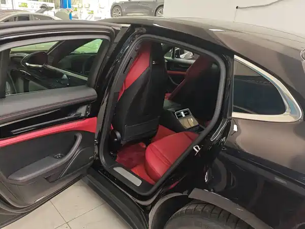 Porsche Panamera 2024