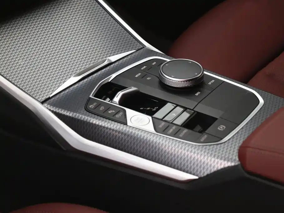 BMW 3 Series 2025 — фото 15