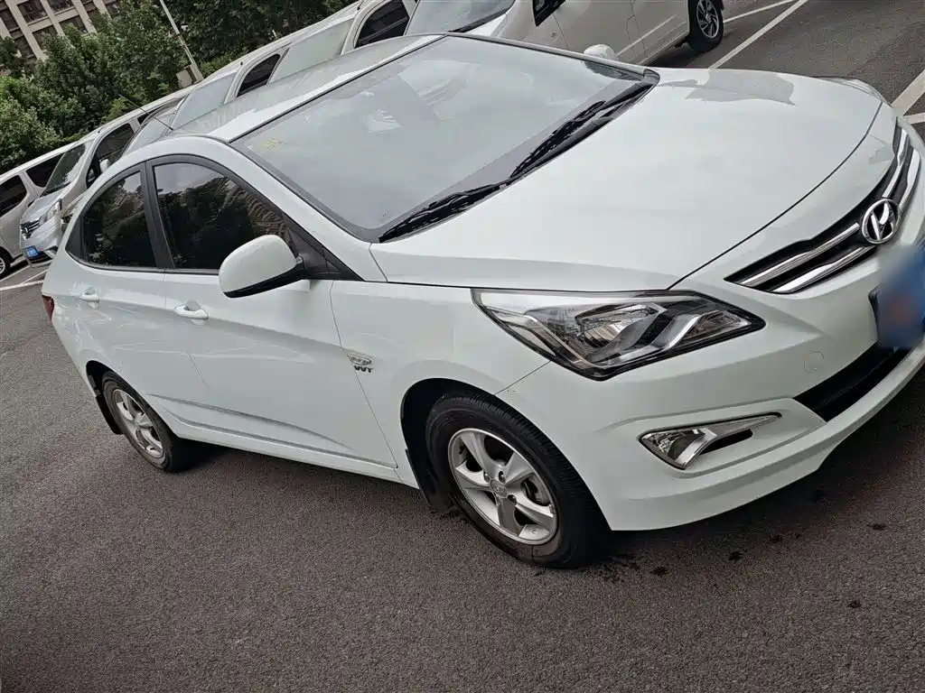 Hyundai Verna 2015 — фото 5