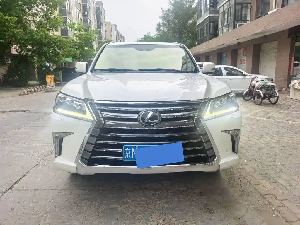Lexus LX 2017 — фото 2