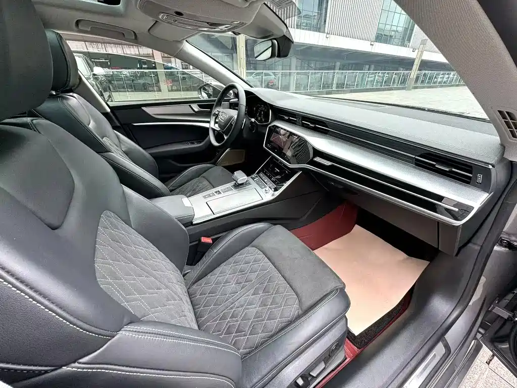 Audi A7L 2024 — фото 6