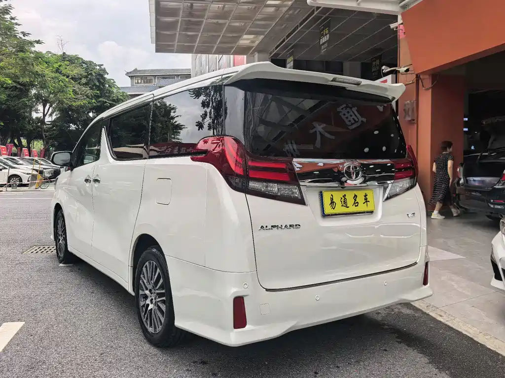 Toyota Alphard 2017 — фото 8