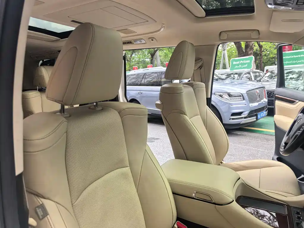 Toyota Alphard 2017 — фото 23