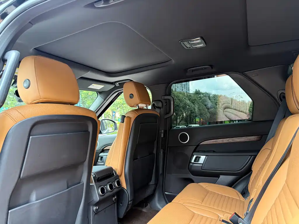 Land Rover Discovery 2018 — фото 16