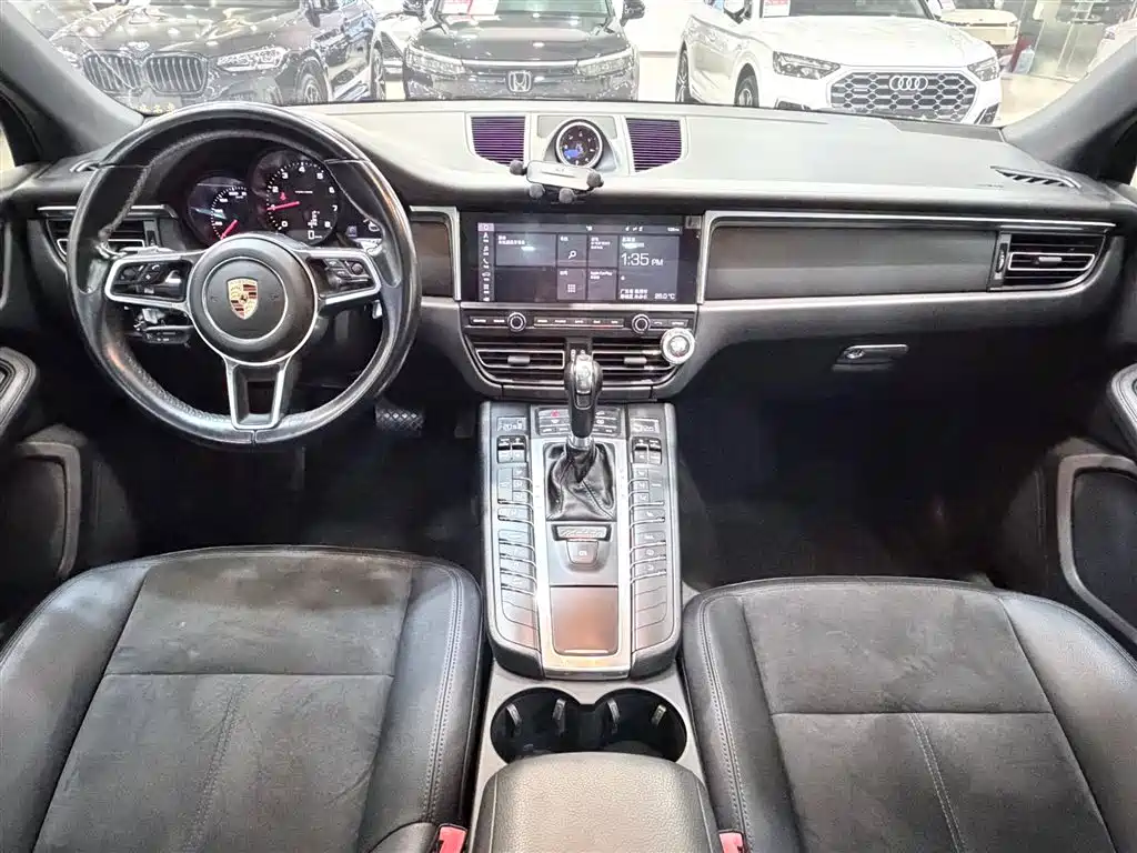 Porsche Macan 2019 — фото 9