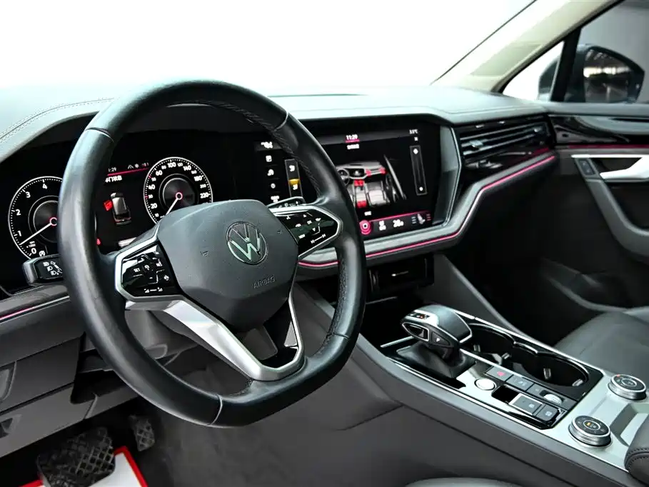 Volkswagen Touareg 2021 — фото 14