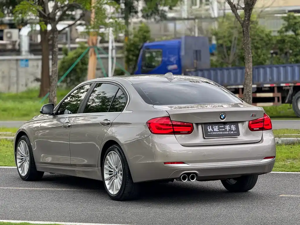 BMW 3 Series 2018 — фото 6