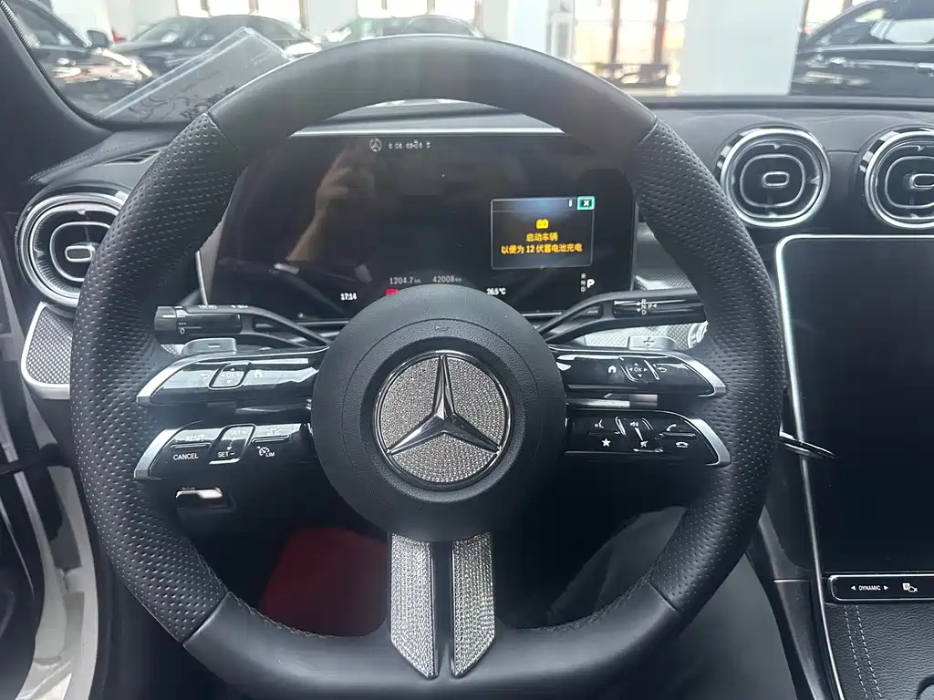 Mercedes-Benz C-Class 2023 — фото 12