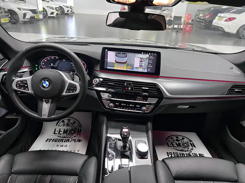 BMW 5 Series 2021 — фото 11