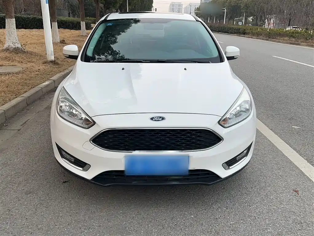 Ford Focus 2017 — фото 25